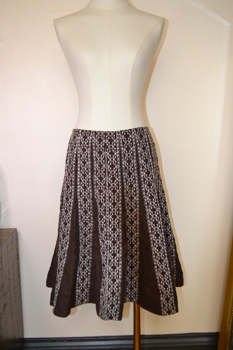 Y2K Classic Chic Euro Summer Embroidered 100% Linen Brown Midi Skirt Size 8
